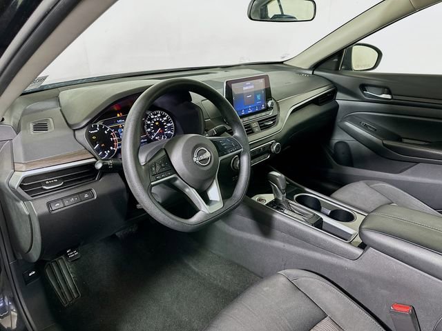 Used 2024 Nissan Altima 2.5 SV image 10