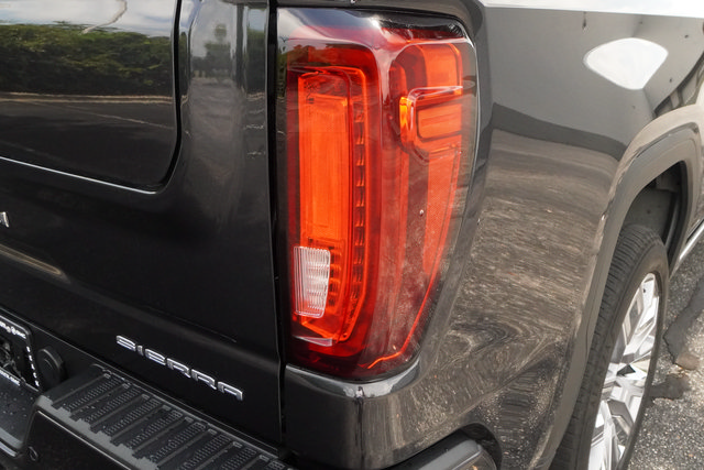Used 2023 GMC Sierra 1500 Denali w/ Denali Reserve Package AWD/4WD image 40