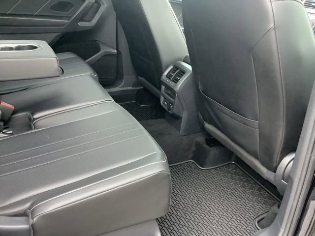 Used 2022 Volkswagen Tiguan SE R-Line image 25