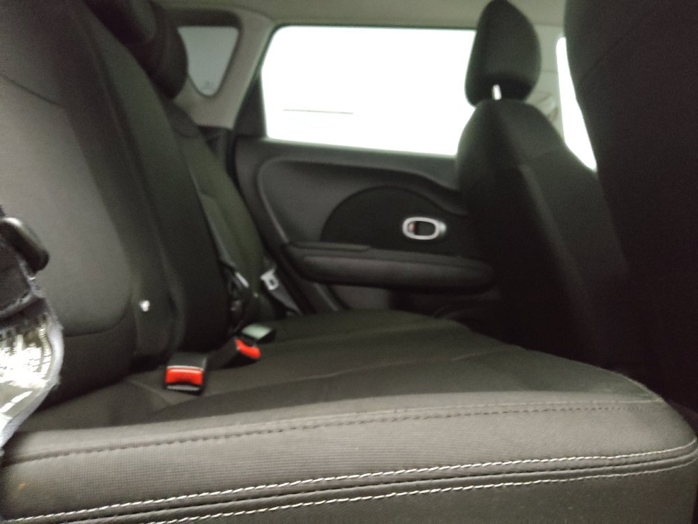 Used 2017 Kia Soul FWD image 19