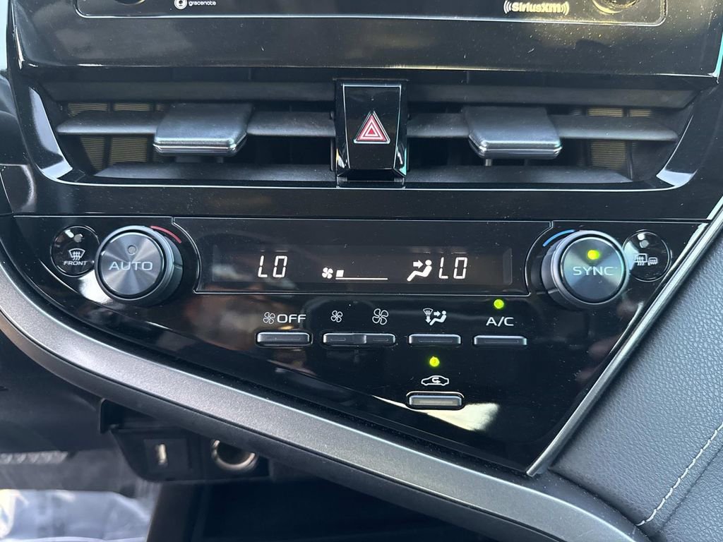 Used 2022 Toyota Camry SE image 32