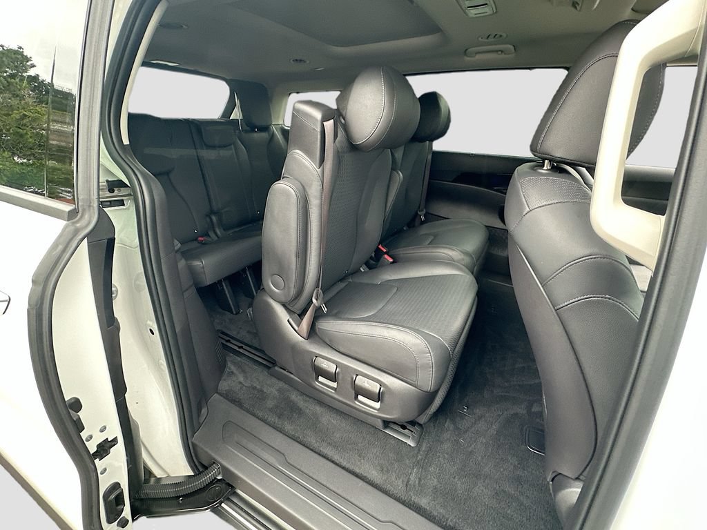 Certified 2025 Kia Carnival SX Prestige FWD image 30