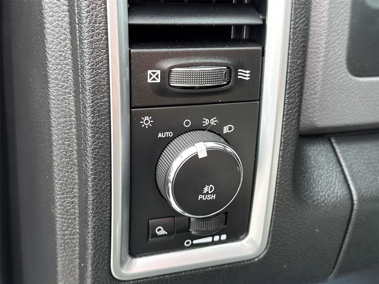 Used 2016 RAM 1500 Big Horn image 27