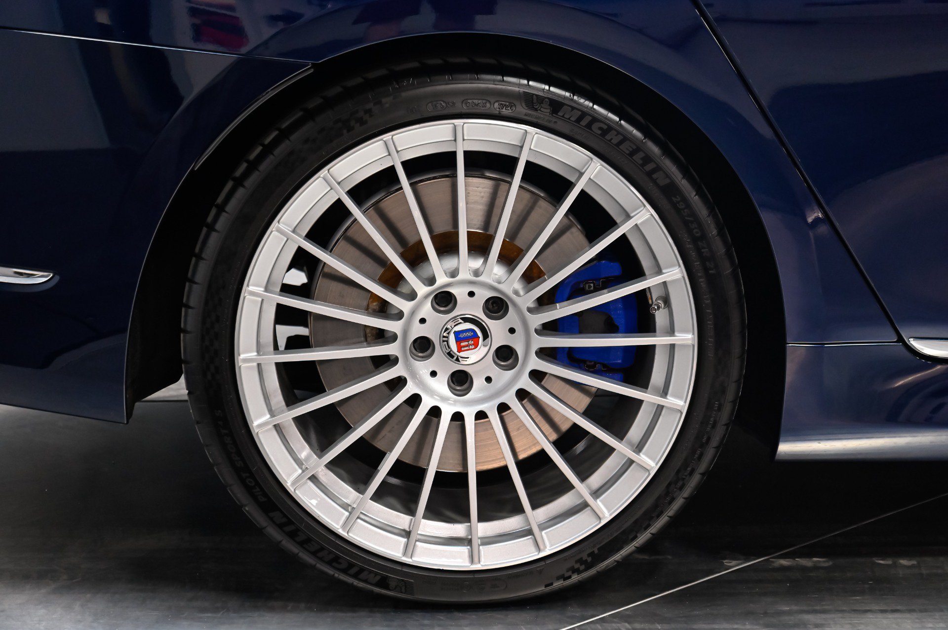 Used 2022 BMW ALPINA B7 xDrive AWD/4WD image 70