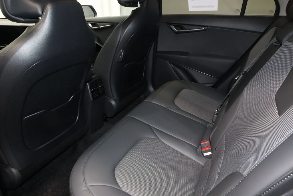 Used 2025 Kia Niro EX FWD image 21