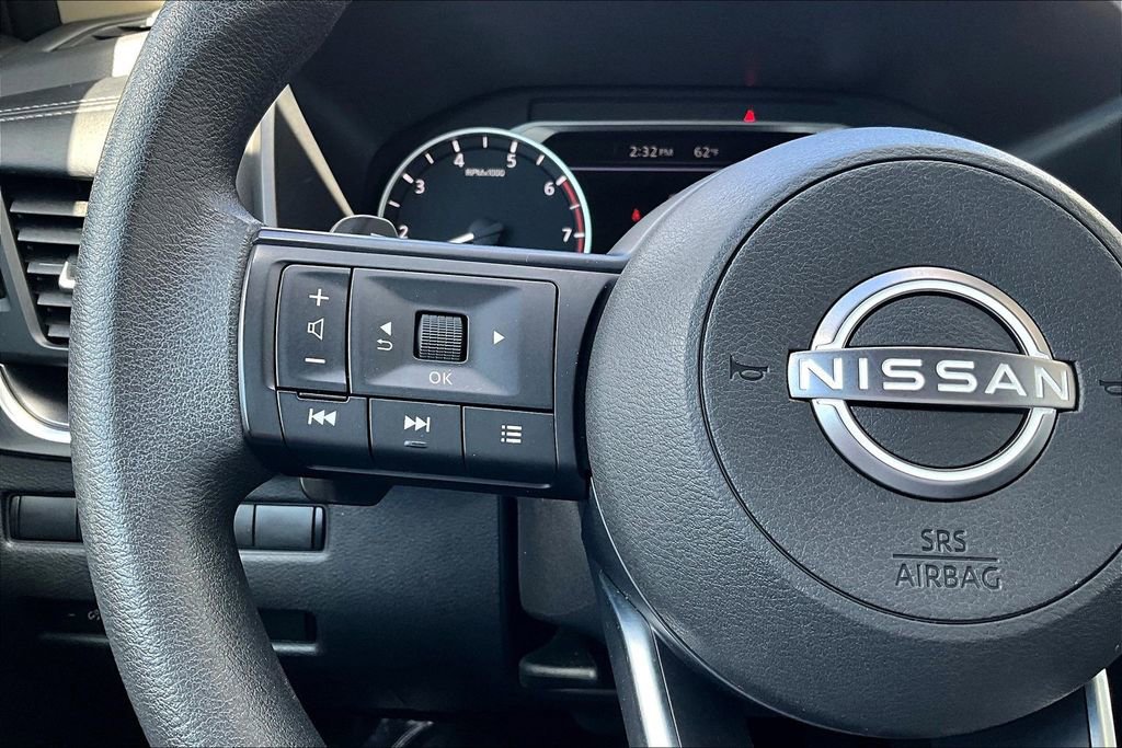 Used 2024 Nissan Rogue SV AWD/4WD image 10