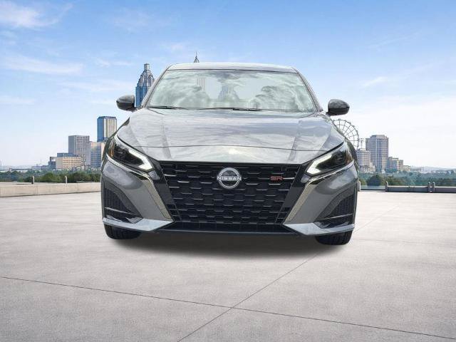 Certified 2025 Nissan Altima 2.5 SR w/ SR Premium Package FWD image 29