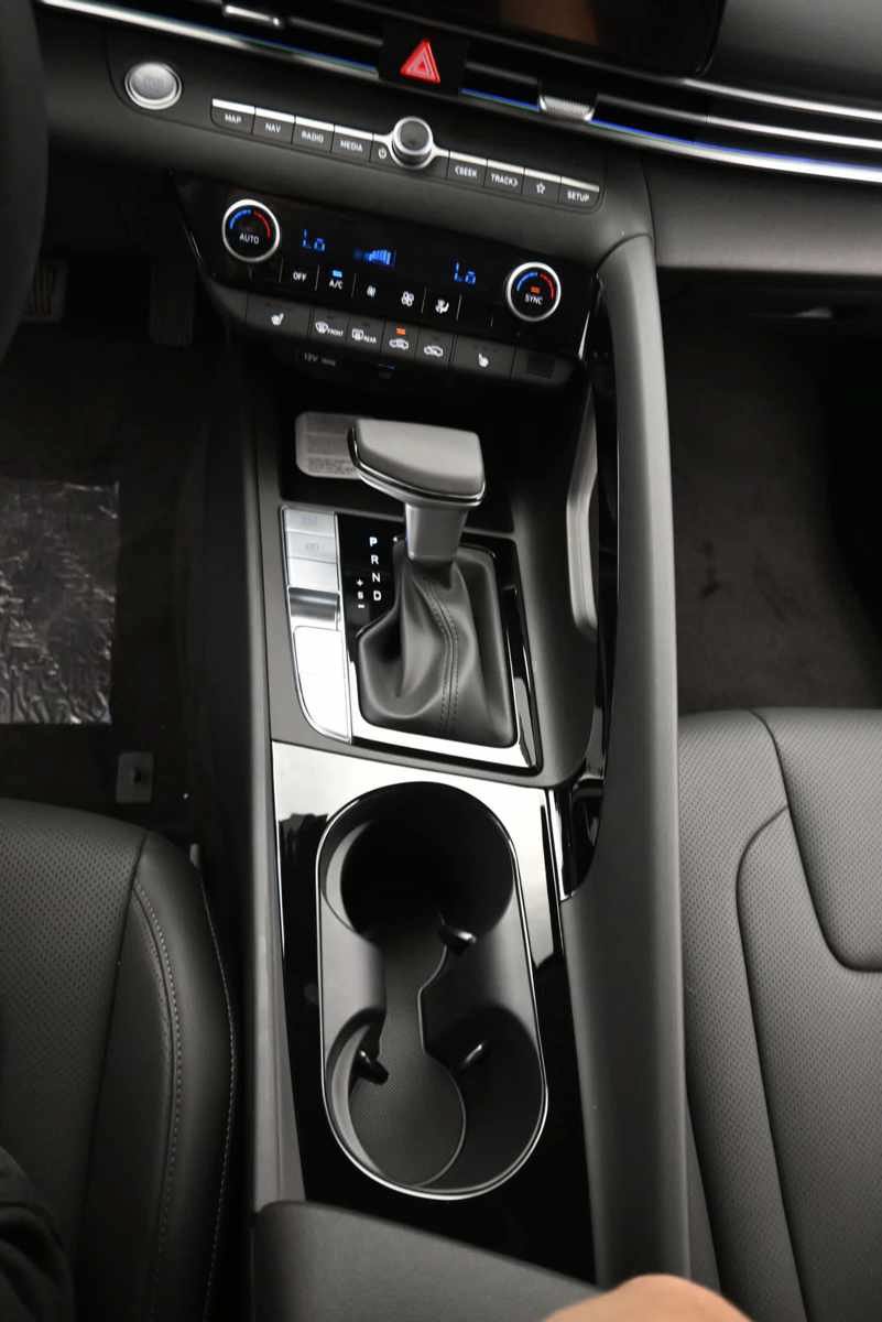 New 2026 Hyundai Elantra Limited FWD image 21