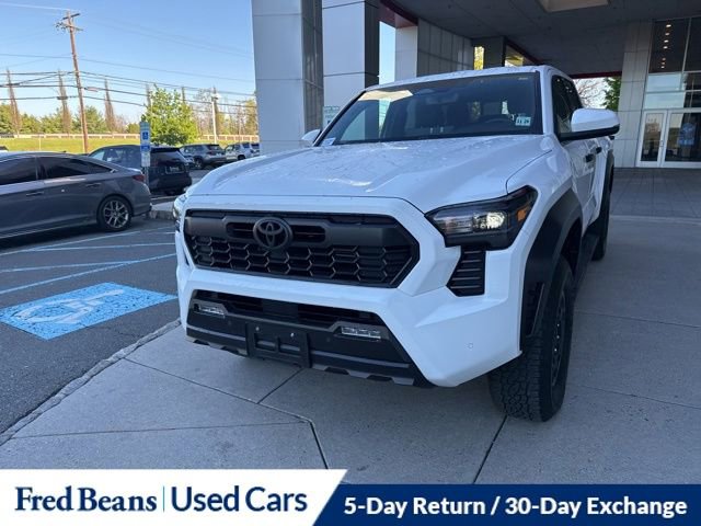 Used 2024 Toyota Tacoma TRD Off-Road w/ TRD Off Road Upgrade Package AWD/4WD image 17