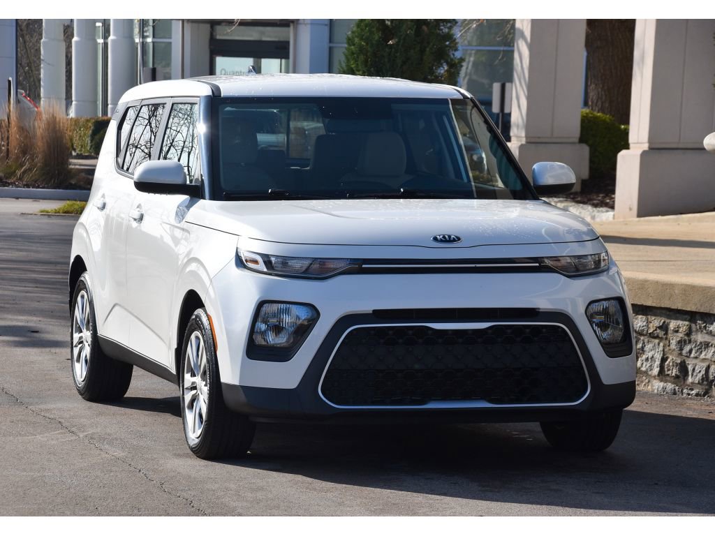 Used 2020 Kia Soul LX image 2