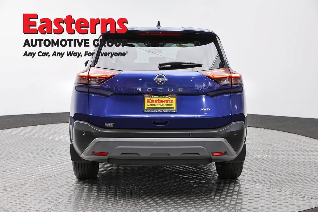 Used 2023 Nissan Rogue S AWD/4WD image 6
