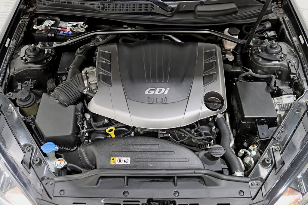 Used 2016 Hyundai Genesis Coupe 3.8 RWD image 30