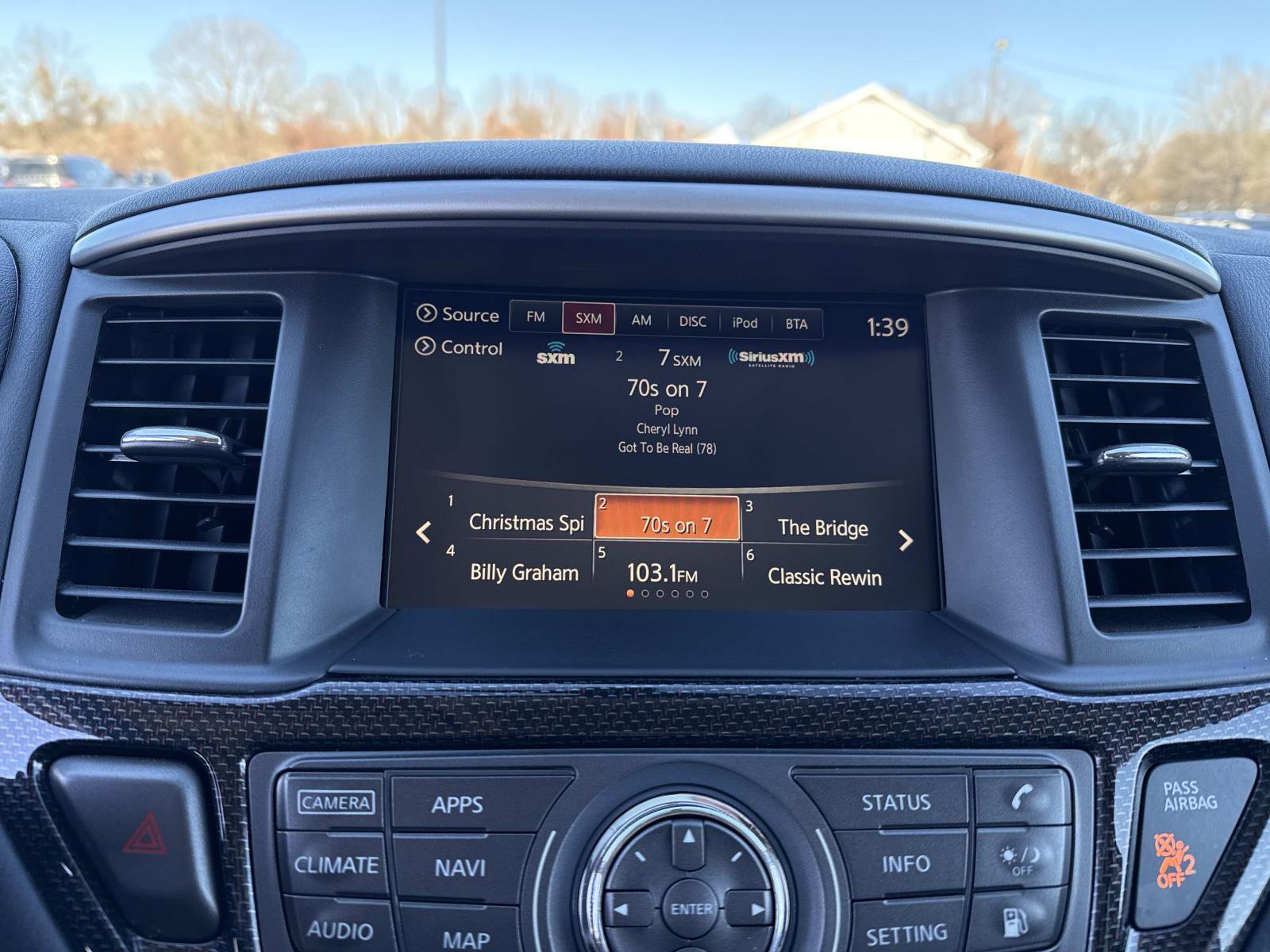 Used 2020 Nissan Pathfinder SL image 25