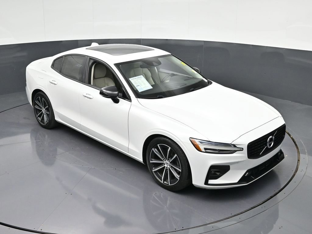 Used 2021 Volvo S60 T5 Momentum w/ Premium Package image 26