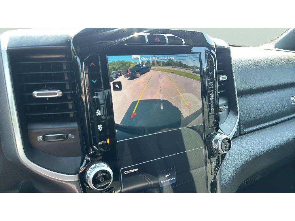 Used 2023 RAM 1500 Big Horn AWD/4WD image 17