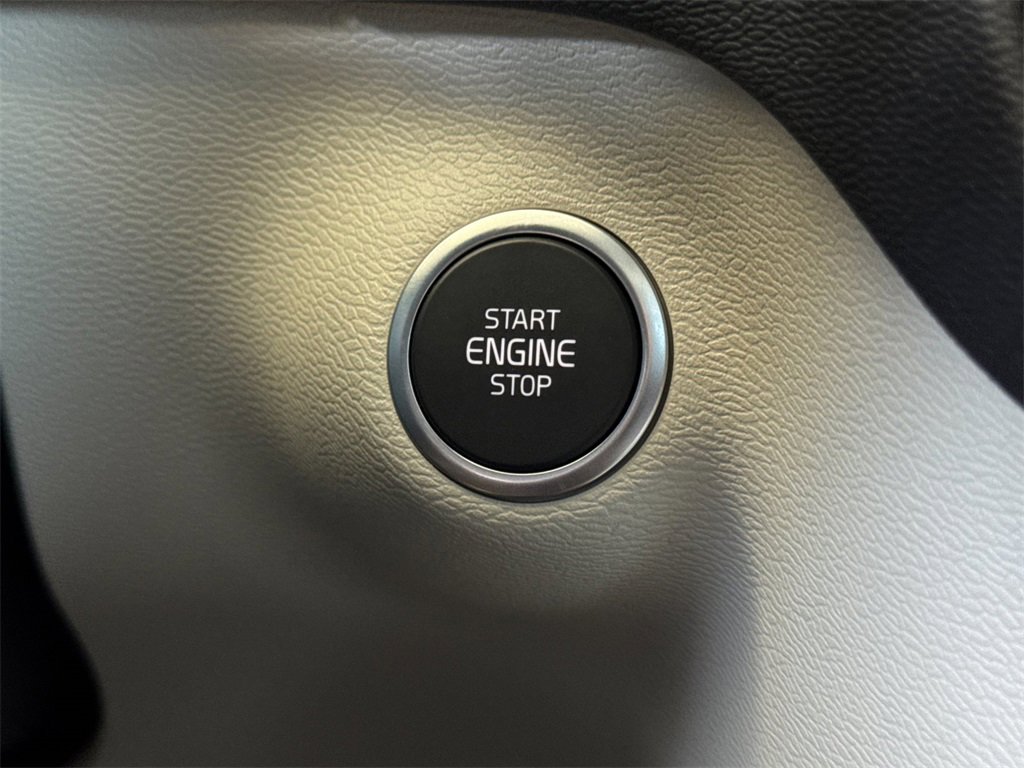 New 2026 Volvo XC40 B5 Ultra w/ Climate Package image 21