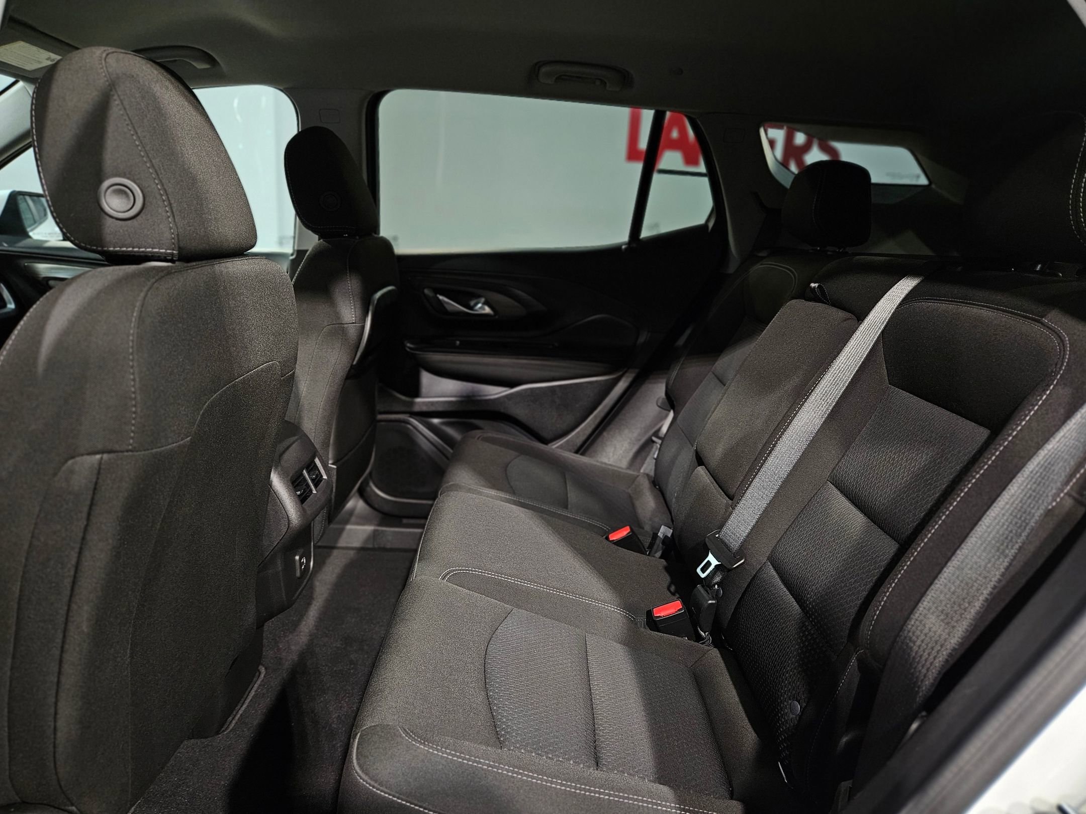 Used 2024 GMC Terrain SLE image 35