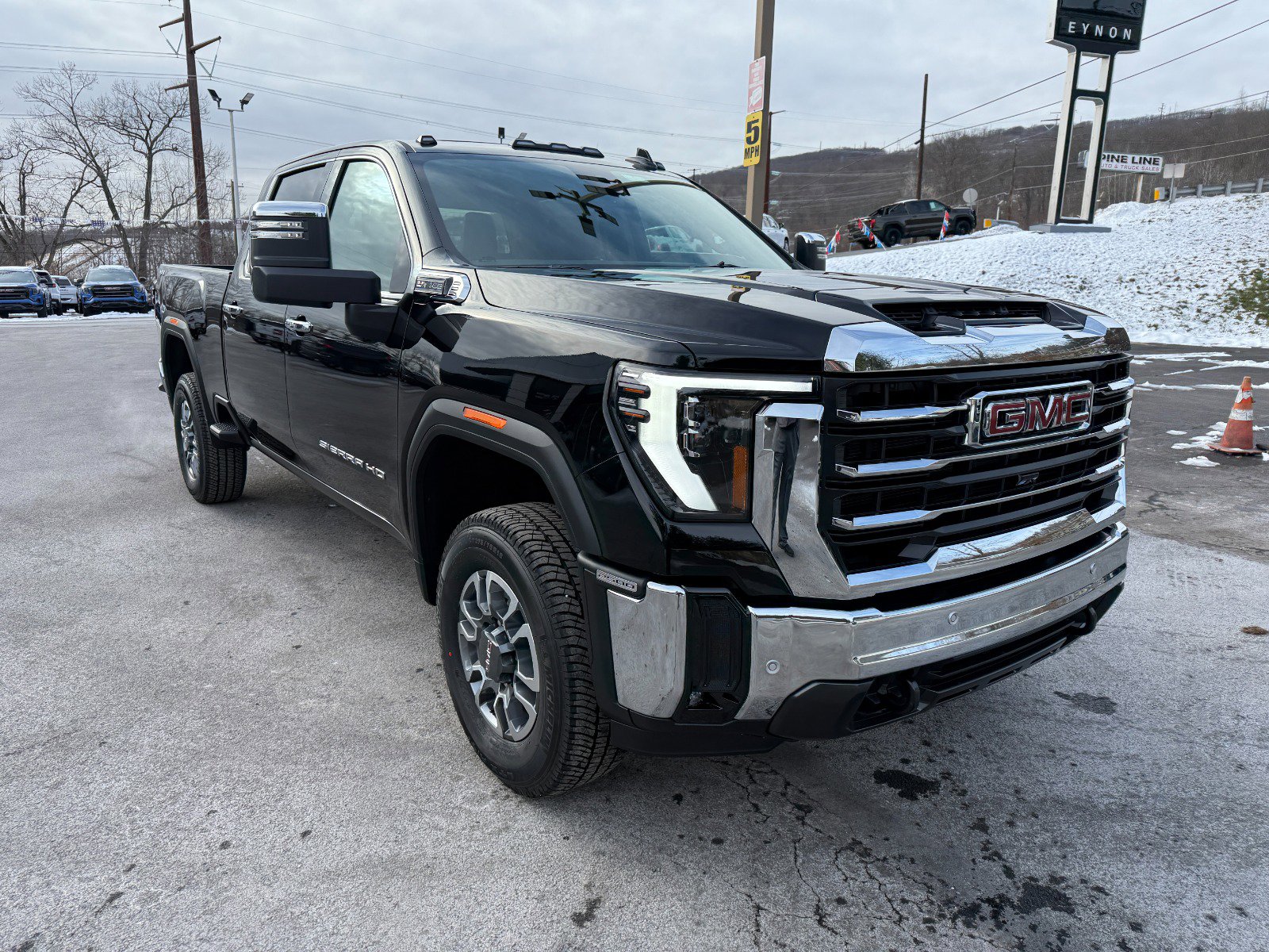 New 2026 GMC Sierra 2500 SLT w/ SLT Convenience Package image 7