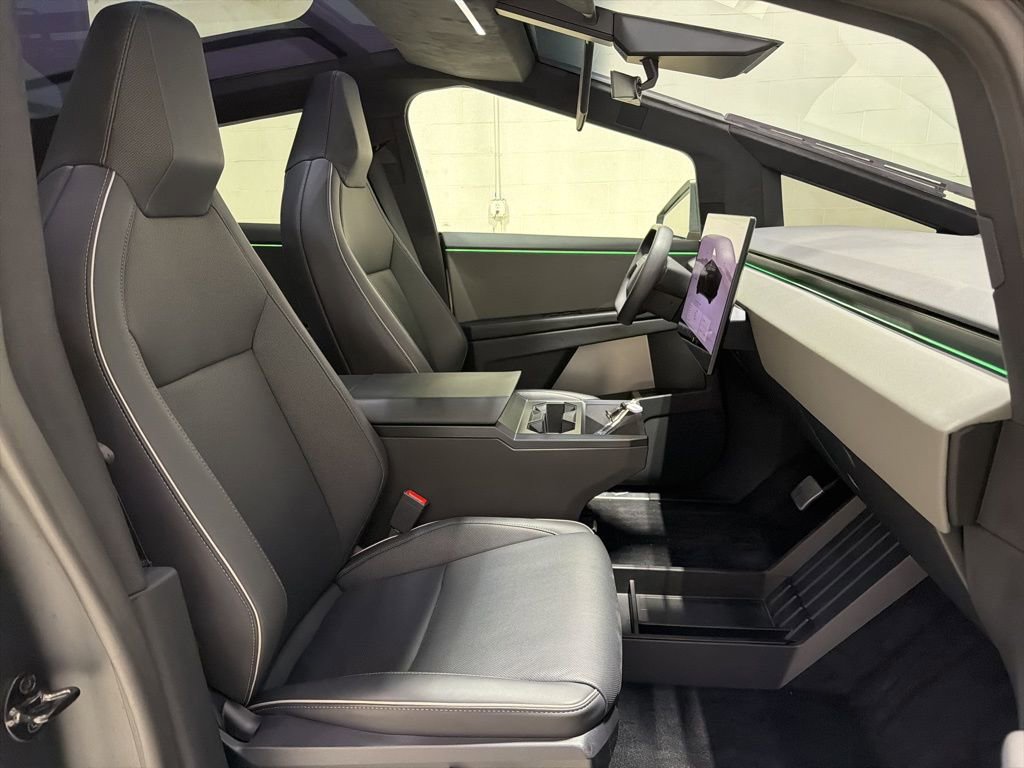 Used 2024 Tesla Cybertruck AWD Crew Cab image 49