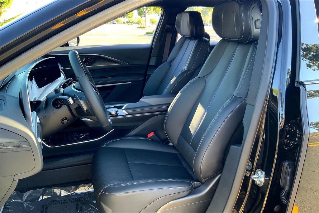New 2026 Cadillac Lyriq V AWD/4WD image 12