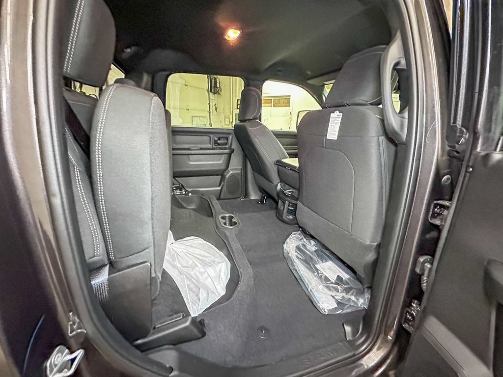 New 2026 RAM 2500 Warlock AWD/4WD image 4