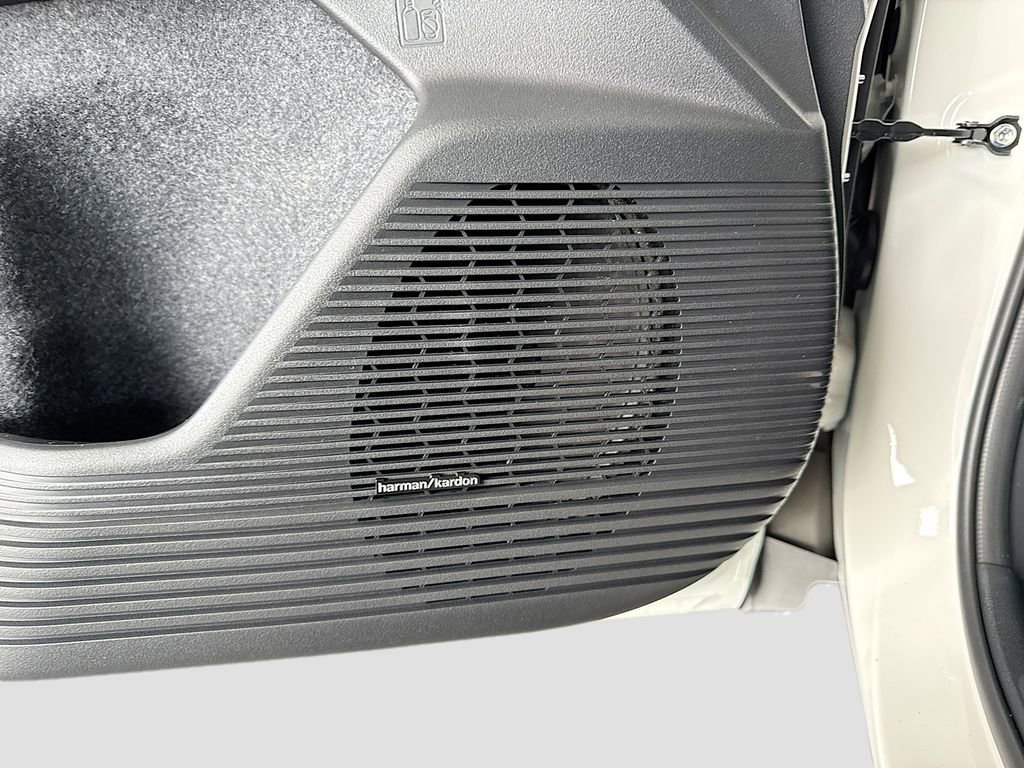 New 2026 Subaru Outback Touring image 17