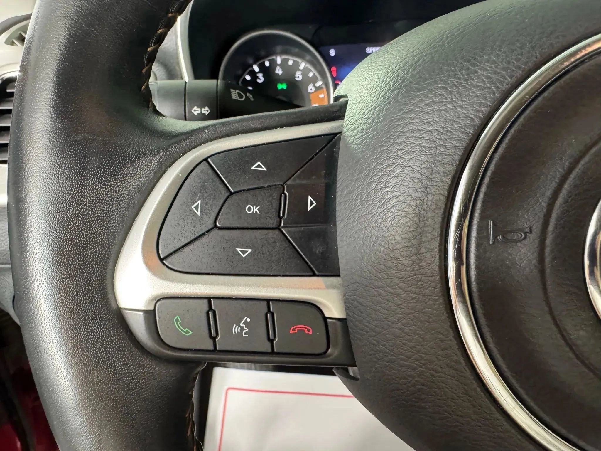 Used 2019 Jeep Compass Latitude w/ Popular Equipment Group FWD image 15