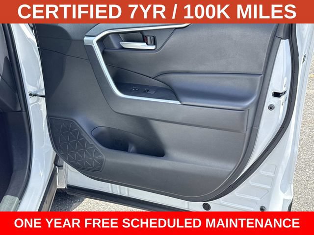 Used 2025 Toyota RAV4 XLE AWD/4WD image 8