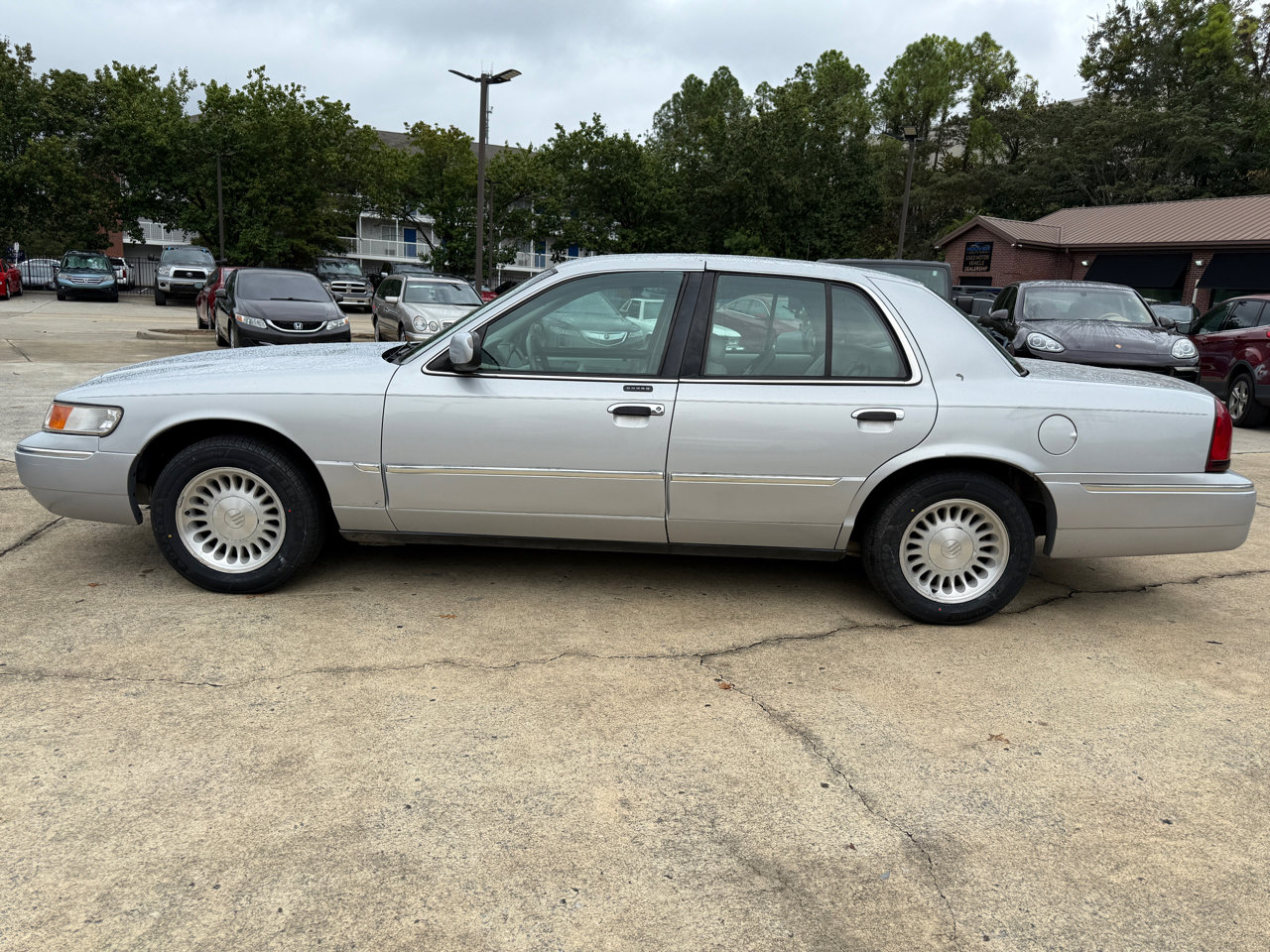 Used 2000 Mercury Grand Marquis LS image 2
