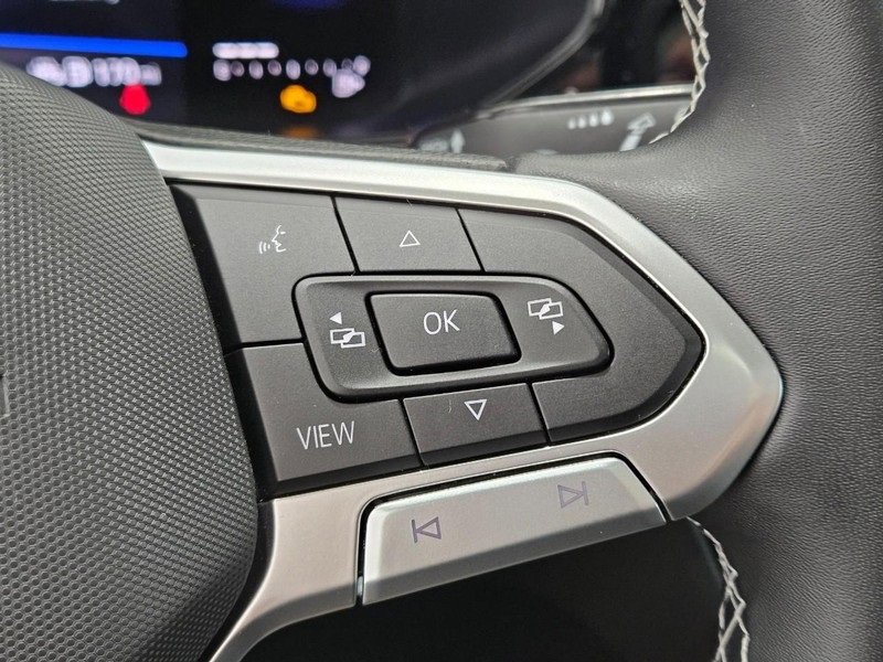 Used 2022 Volkswagen Taos SE w/ Panoramic Sunroof Package image 15