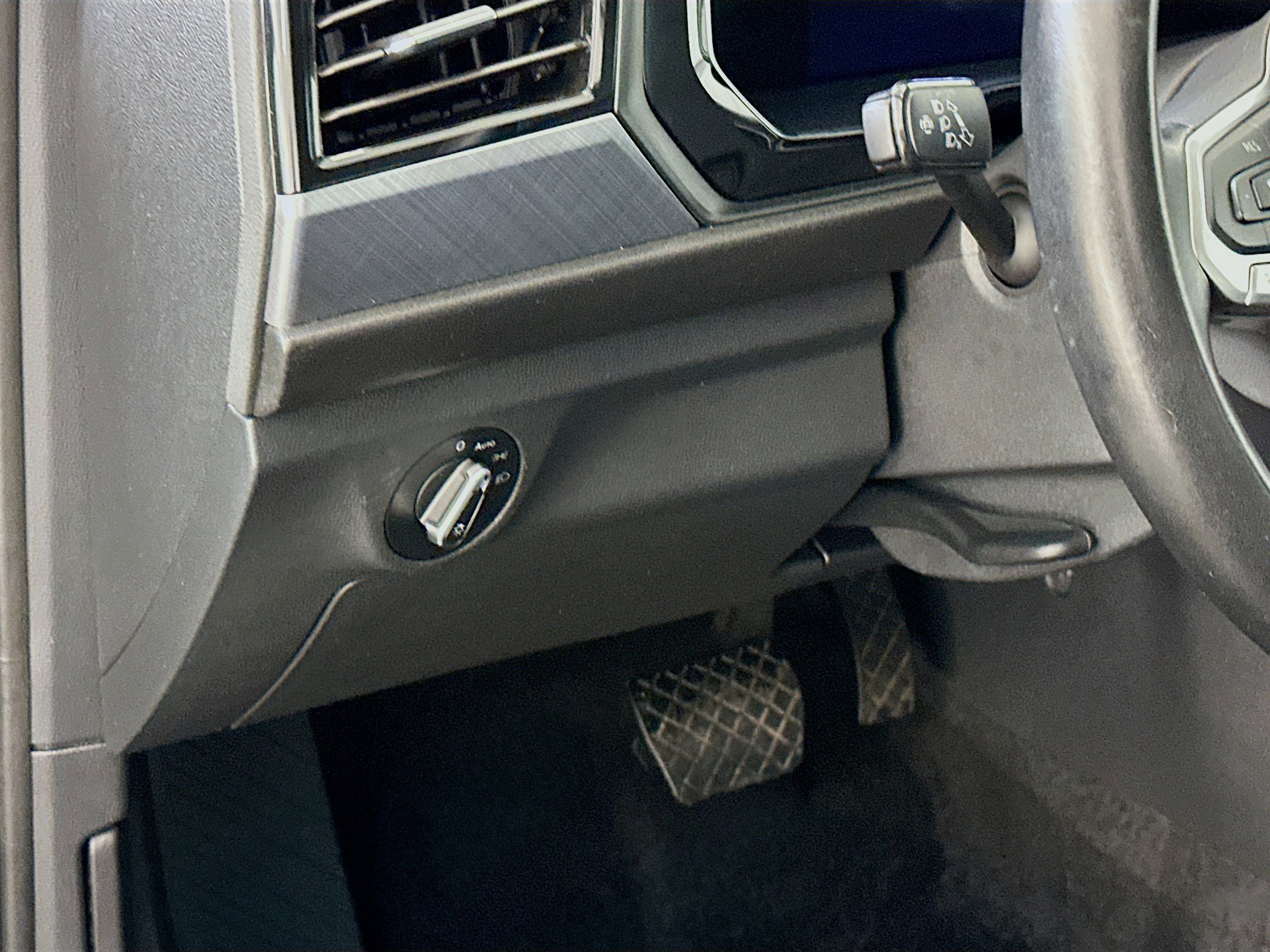 Used 2024 Volkswagen Jetta SE image 17