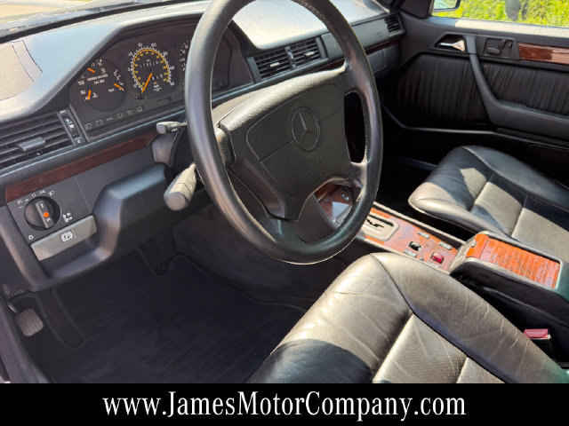 Used 1995 Mercedes-Benz E 320 Convertible image 33