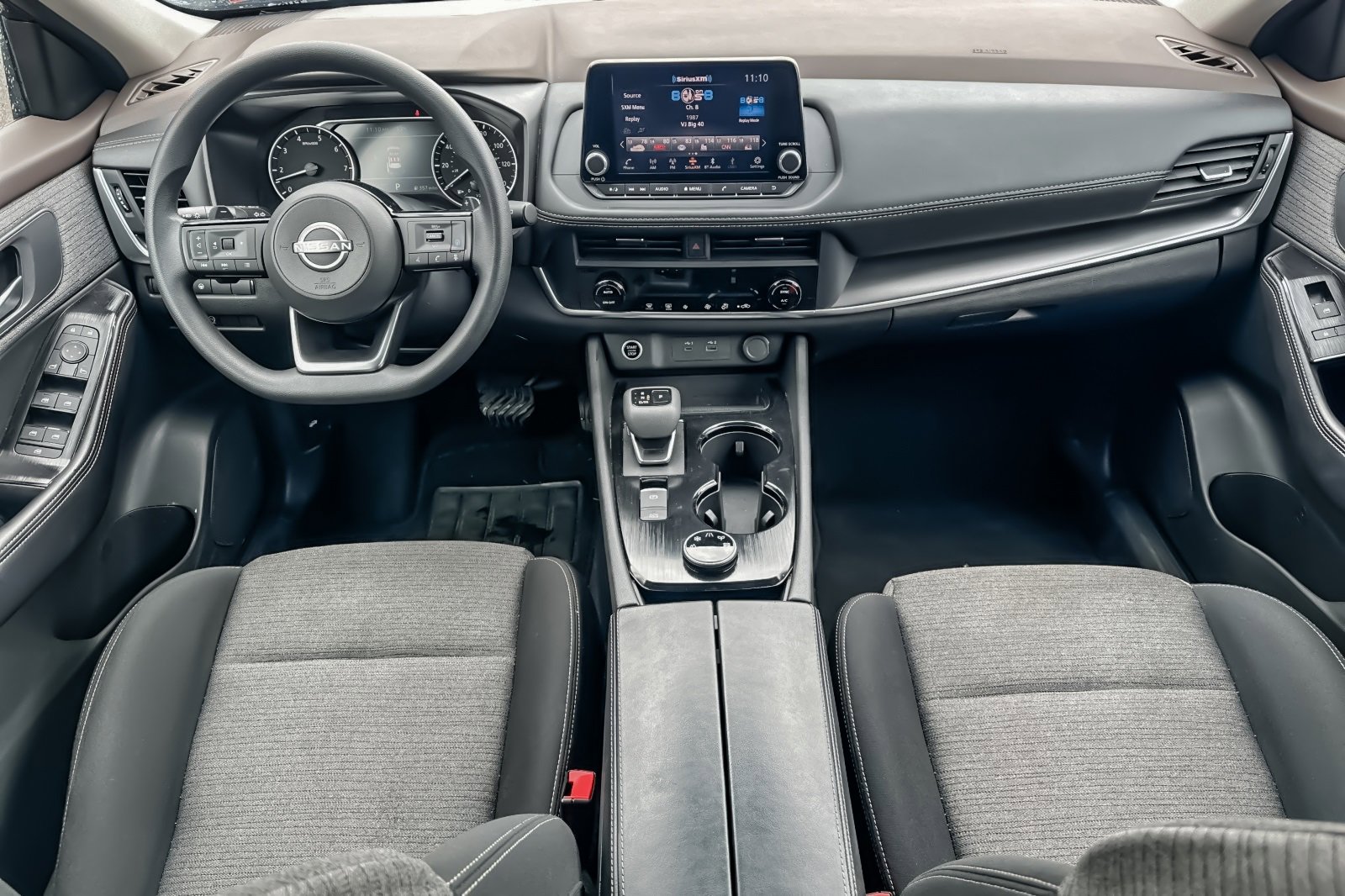 Used 2023 Nissan Rogue SV image 13