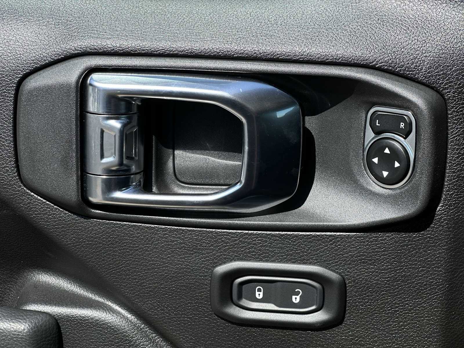 New 2025 Jeep Gladiator Rubicon w/ Convenience Group image 15