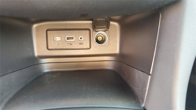 Used 2022 Chevrolet Equinox RS w/ LPO, Floor Liner Package image 16