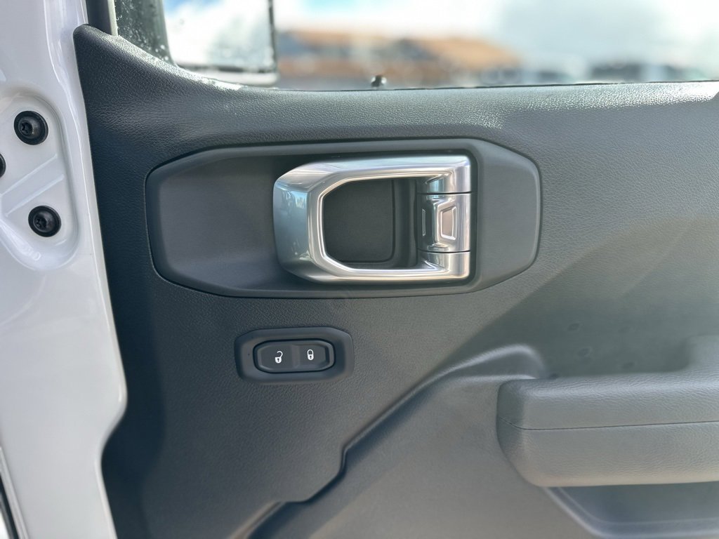 Certified 2025 Jeep Gladiator Sport image 31