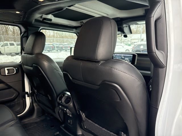 Used 2024 Jeep Wrangler Sahara image 26