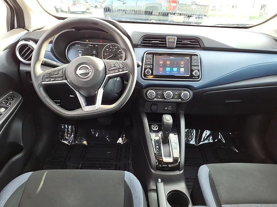 Used 2025 Nissan Versa SV FWD image 18