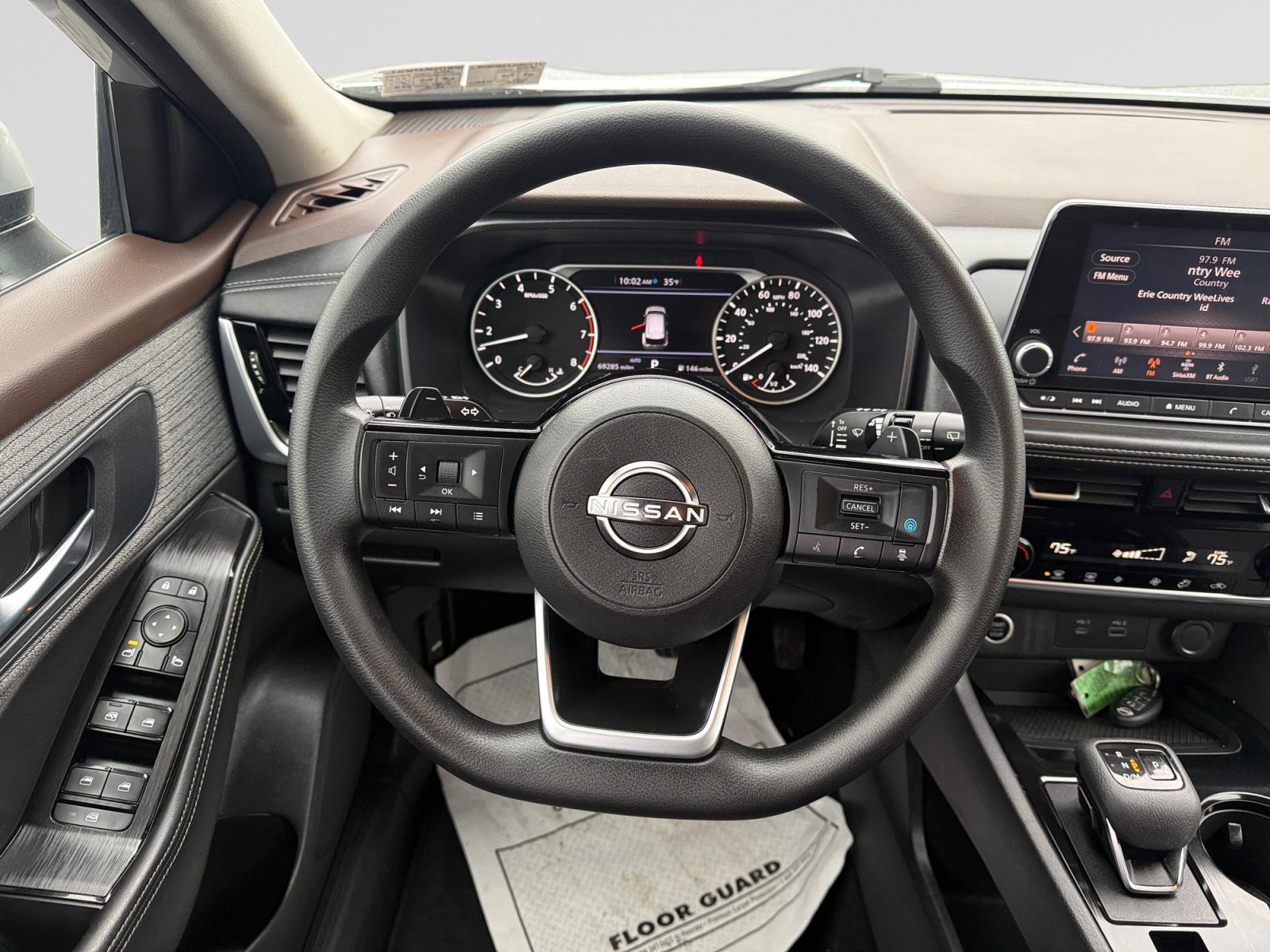 Used 2022 Nissan Rogue SV image 12