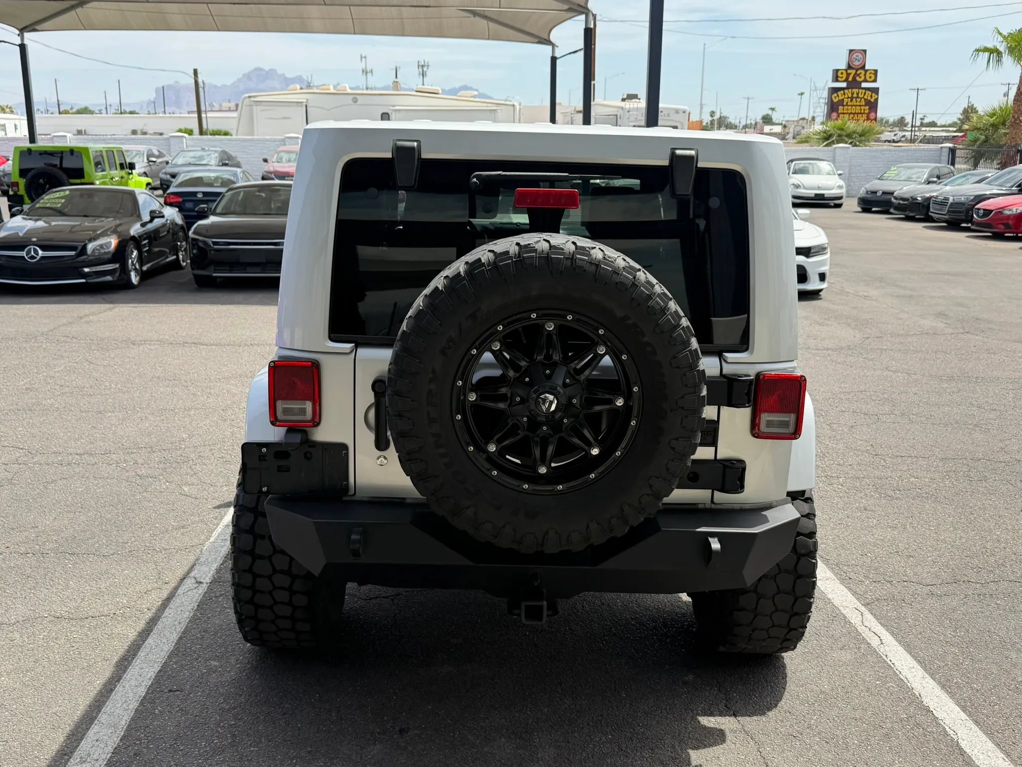 Used 2012 Jeep Wrangler Unlimited Sahara w/ Connectivity Group AWD/4WD image 8