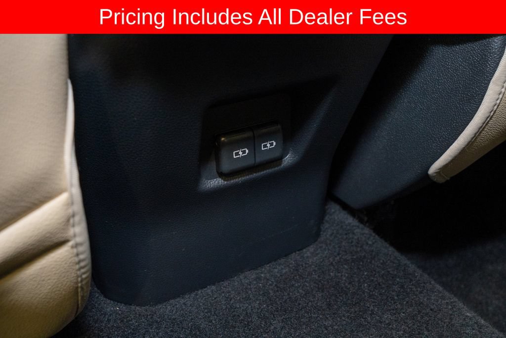 Used 2025 Toyota RAV4 XLE AWD/4WD image 7