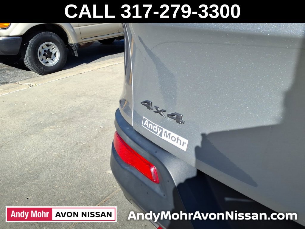 Used 2014 Jeep Cherokee Trailhawk w/ Comfort/Convenience Group AWD/4WD image 13