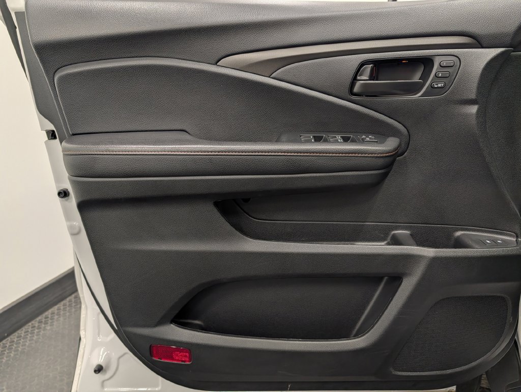 Certified 2024 Honda Passport TrailSport image 8