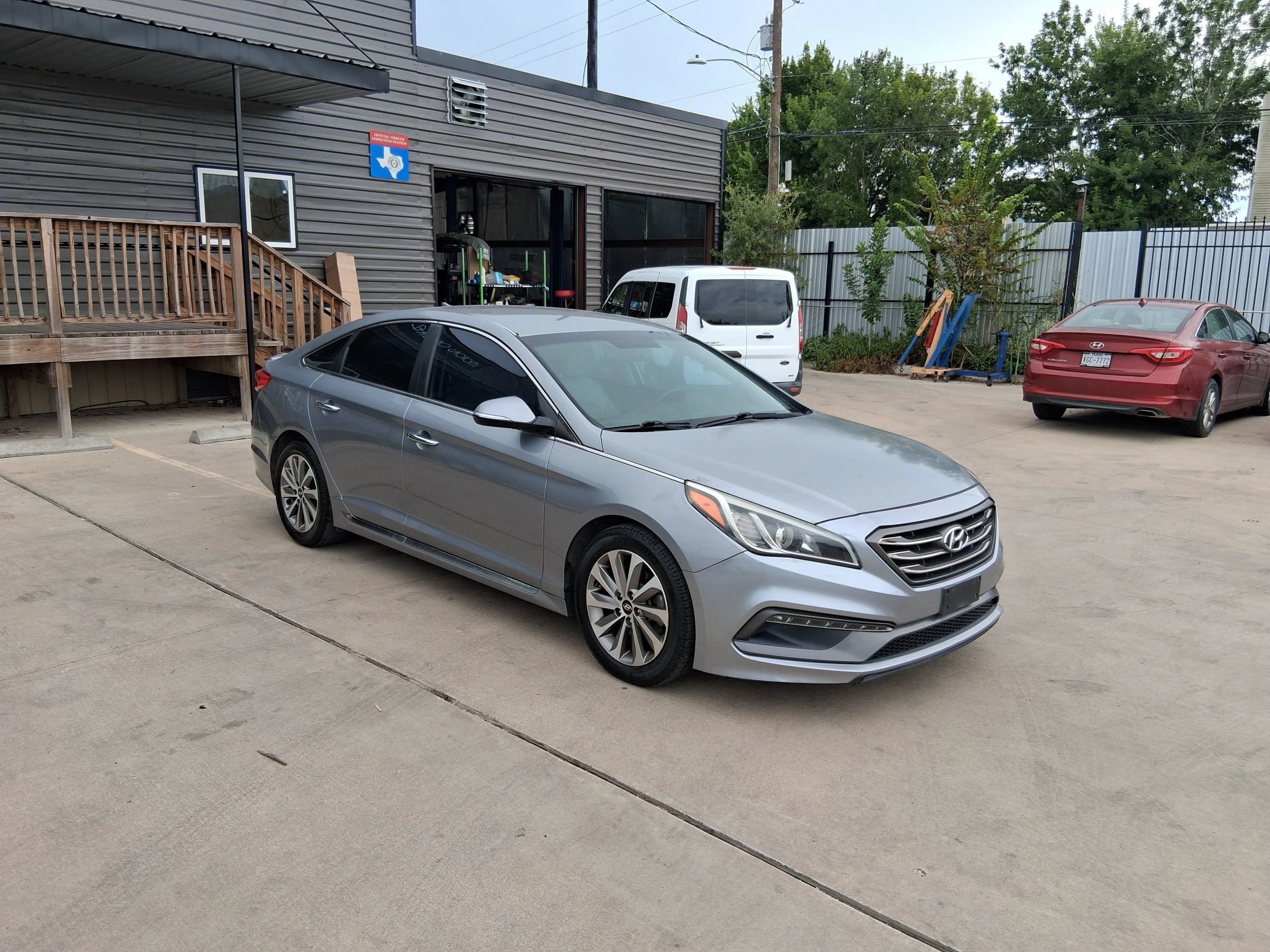 Used 2015 Hyundai Sonata Sport w/ Option Group 03 FWD image 11