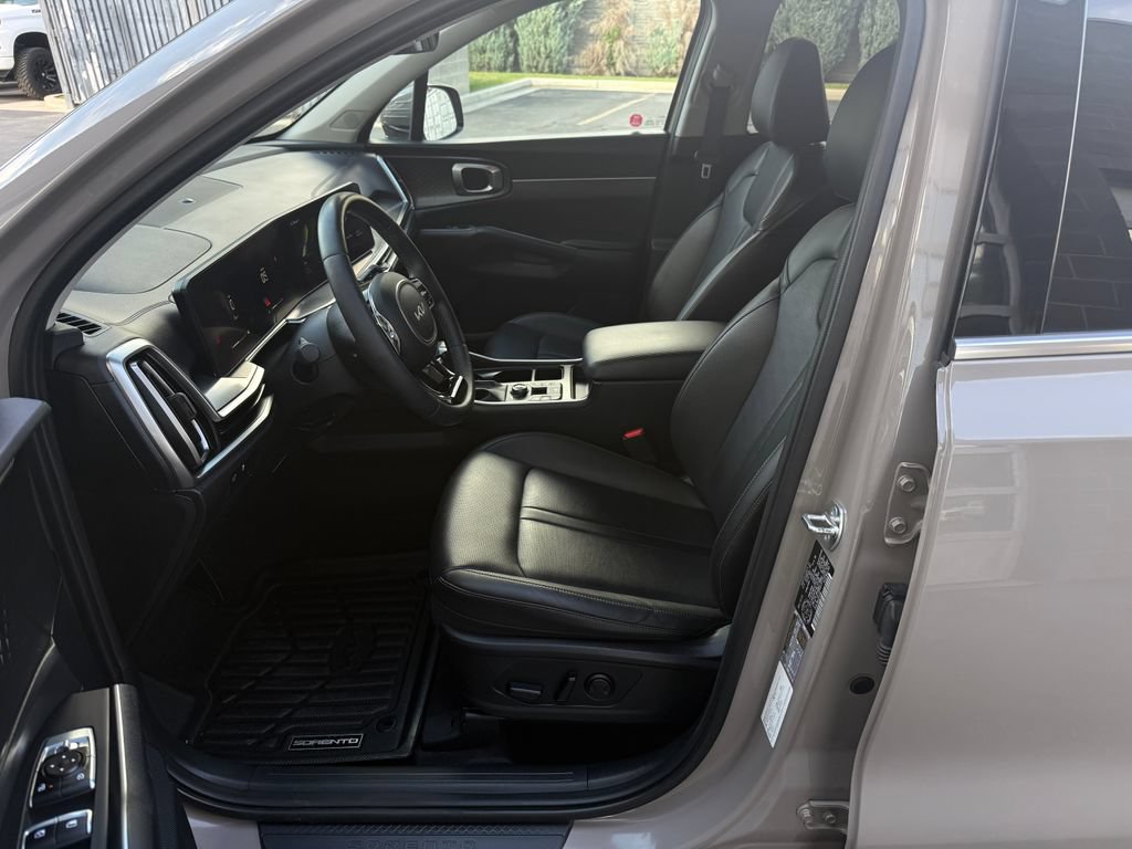 Used 2025 Kia Sorento EX AWD/4WD image 19