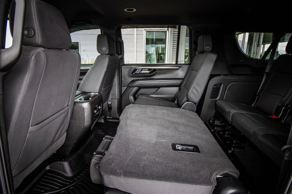 Used 2025 Chevrolet Suburban LS AWD/4WD image 26