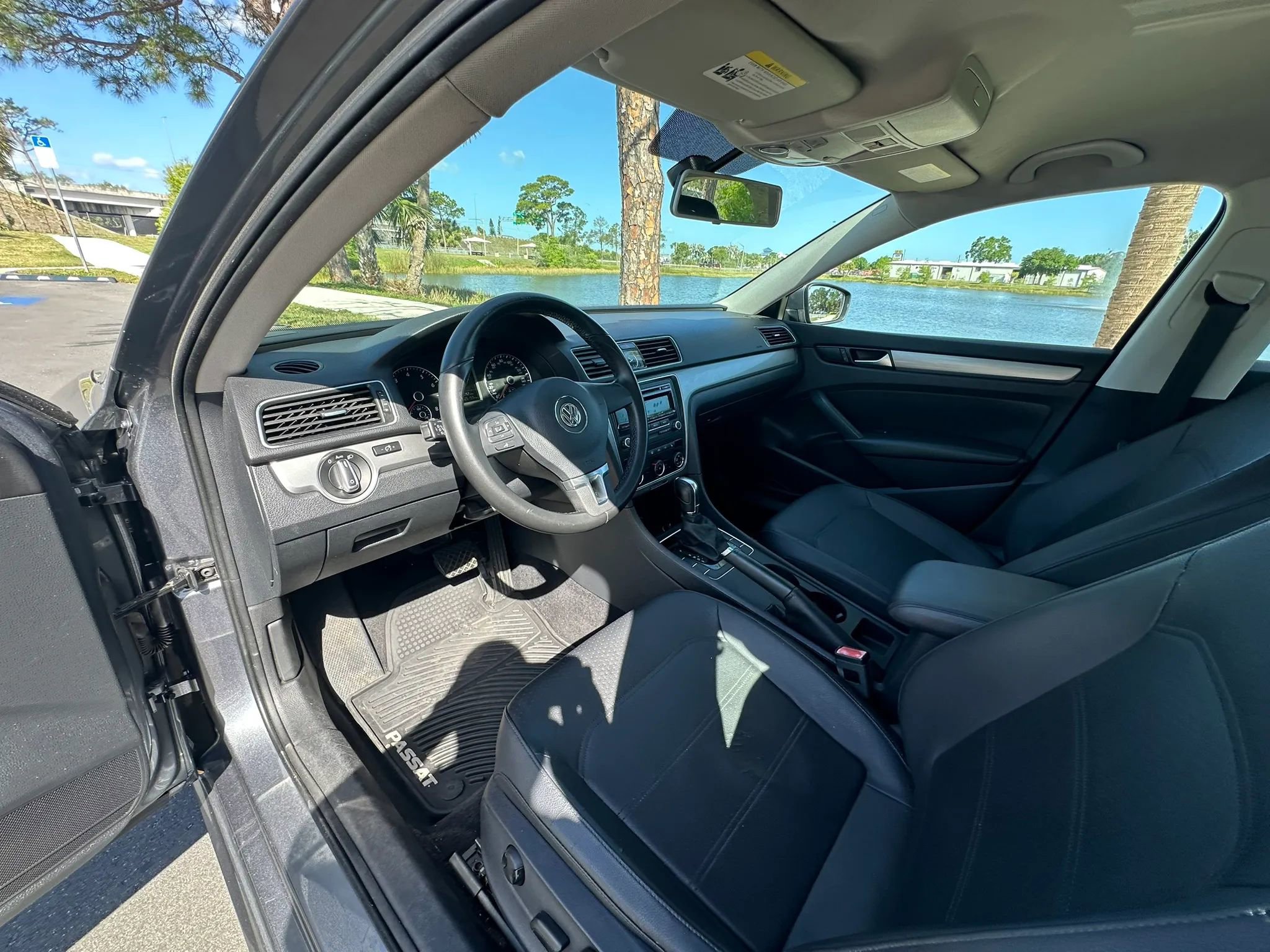 Used 2014 Volkswagen Passat 1.8T Wolfsburg Edition image 25