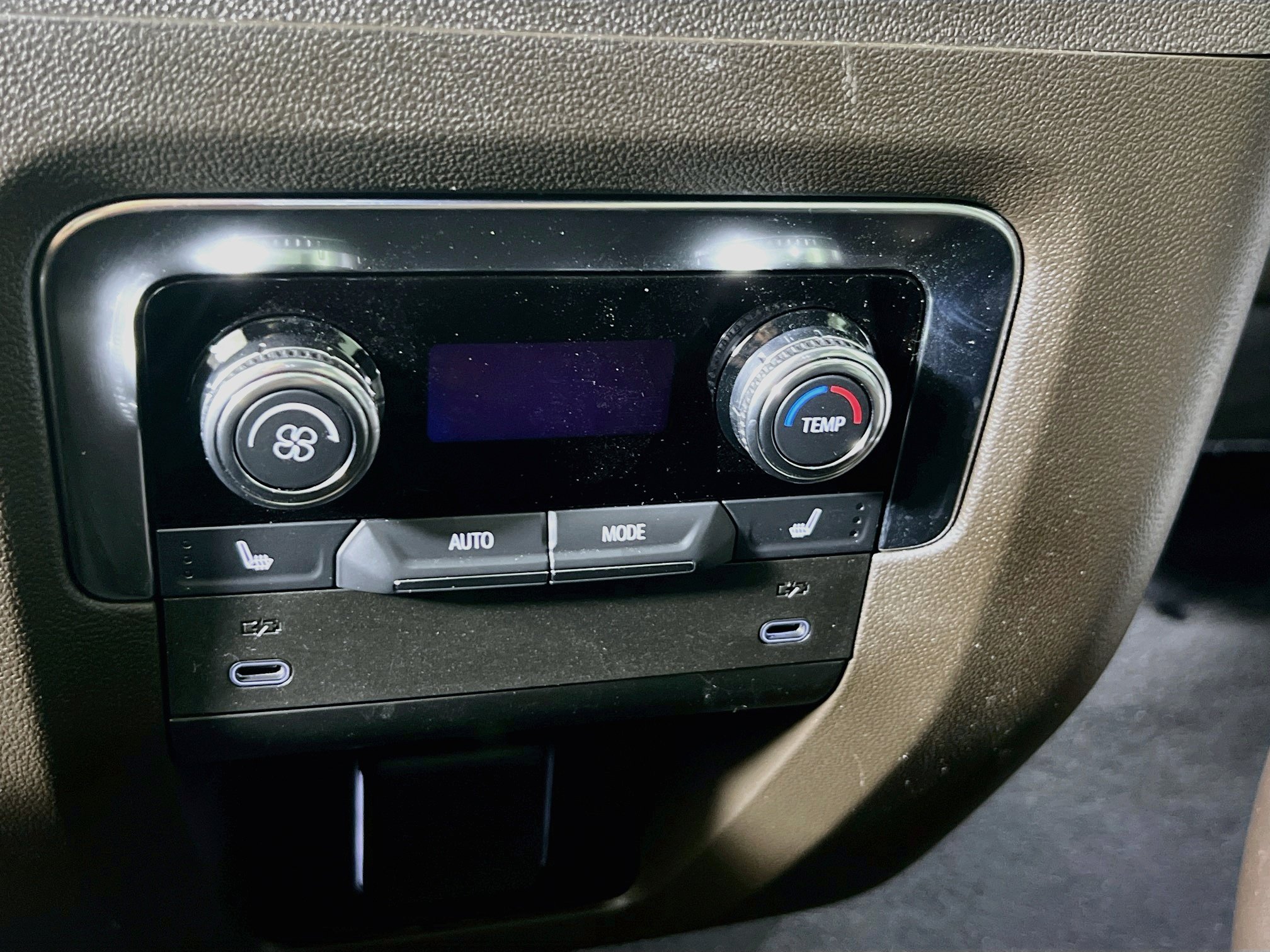 Used 2025 GMC Yukon Elevation w/ Technology Package AWD/4WD image 26