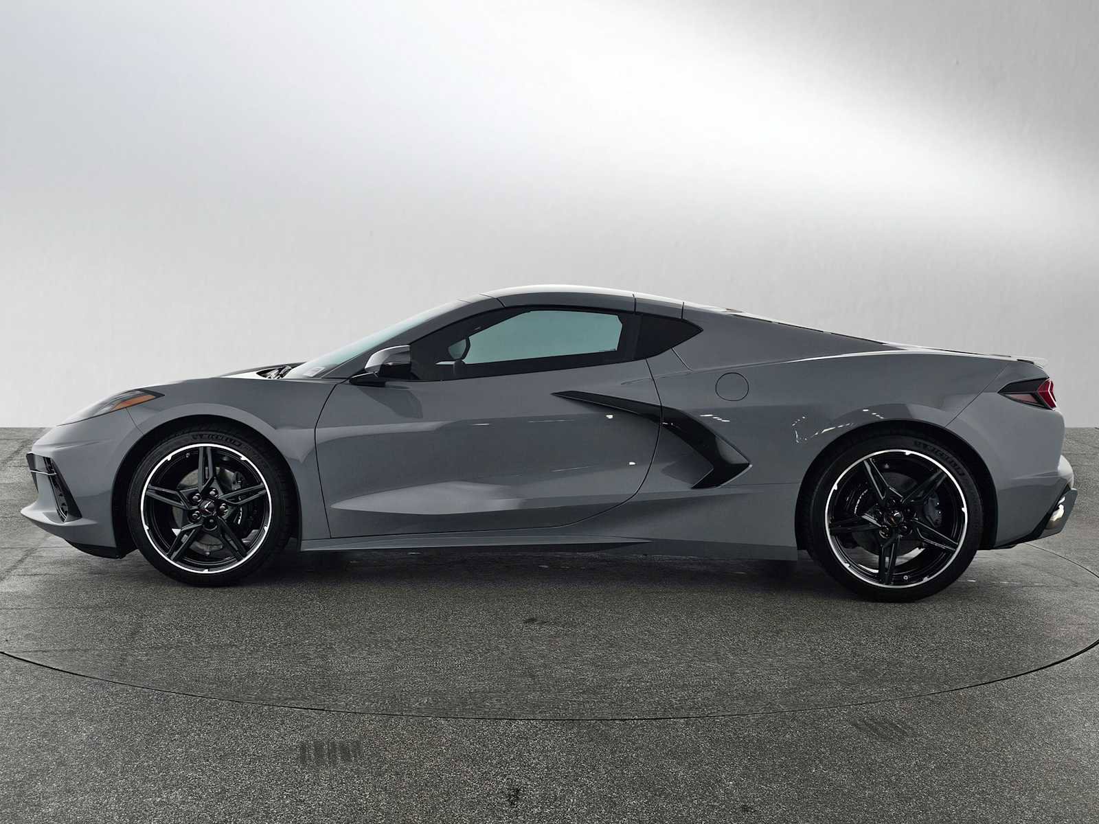 Used 2025 Chevrolet Corvette Stingray Coupe w/ 1LT RWD image 6