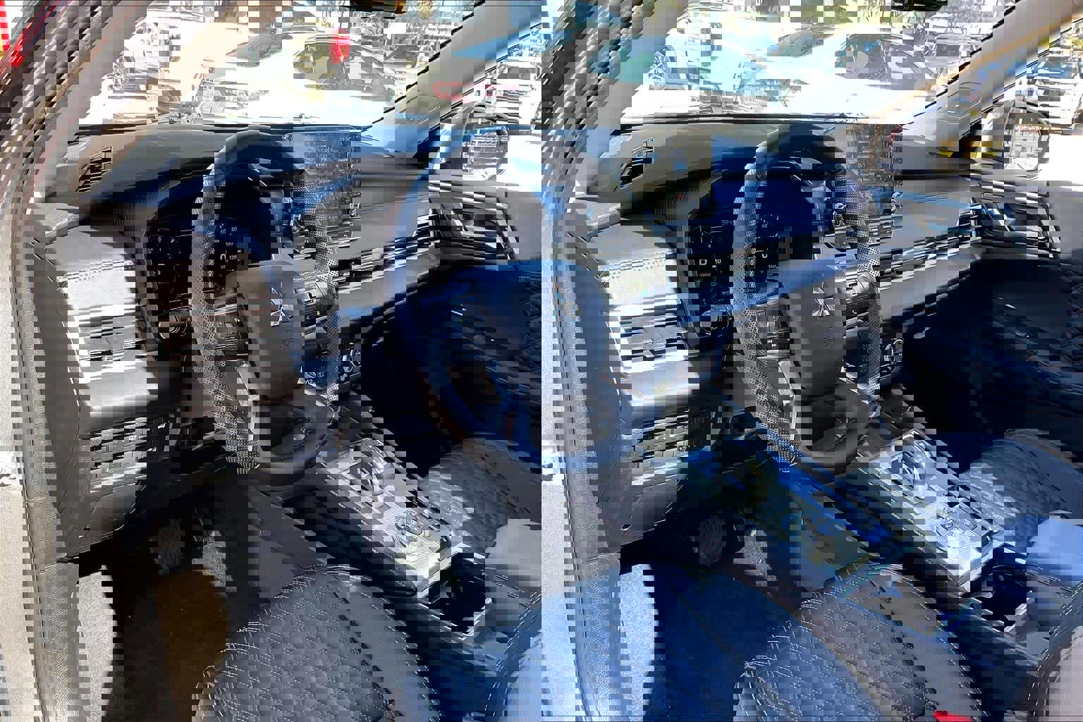 Used 2023 Mitsubishi Outlander SEL image 31